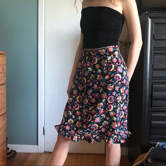 🎉2/$25 Floral print ruffle midi skirt - Picture 5 of 8